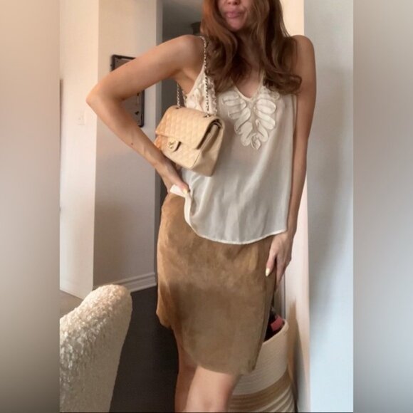 Elegant Cream Sleeveless Top - Picture 8 of 8